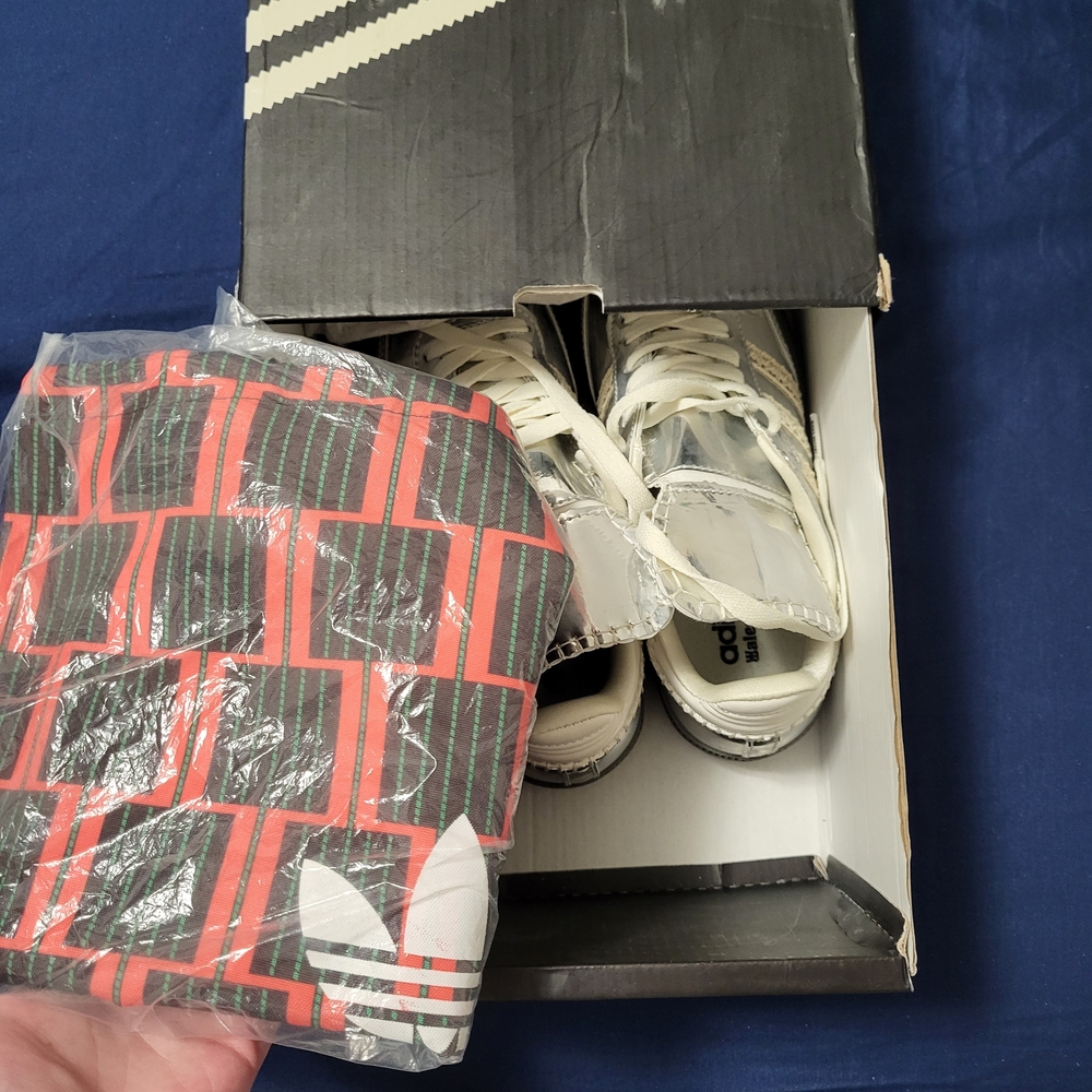 Adidas Samba Silver Sneakers - Picture 4 of 7
